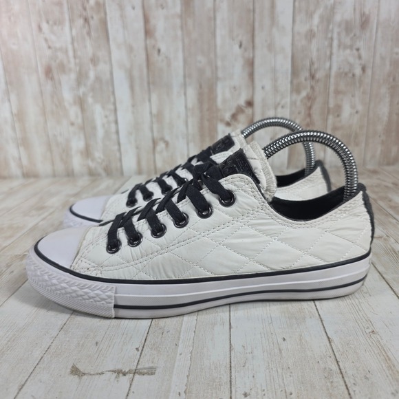Converse All Star Quilted Low Top Sneakers White Black Women S Size 7 - Picture 2 of 8